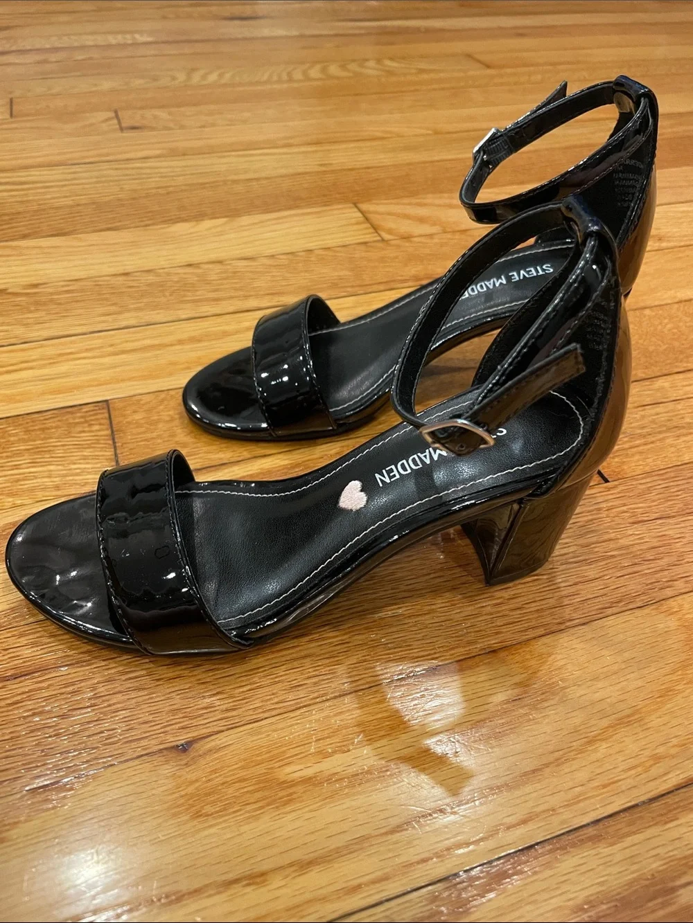 Steve Madden Kids JCarrson Black Patent Block Heel Sandals EUC